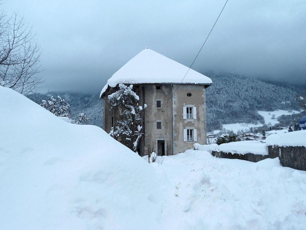 Вилла La Tour De Seythenex Экстерьер фото
